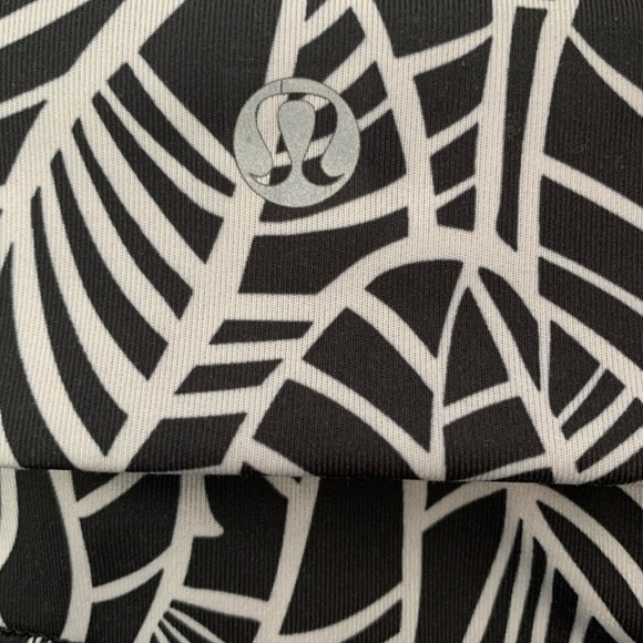 Lululemon Roll Down Wunder Unders Rare! - Picture 3 of 8